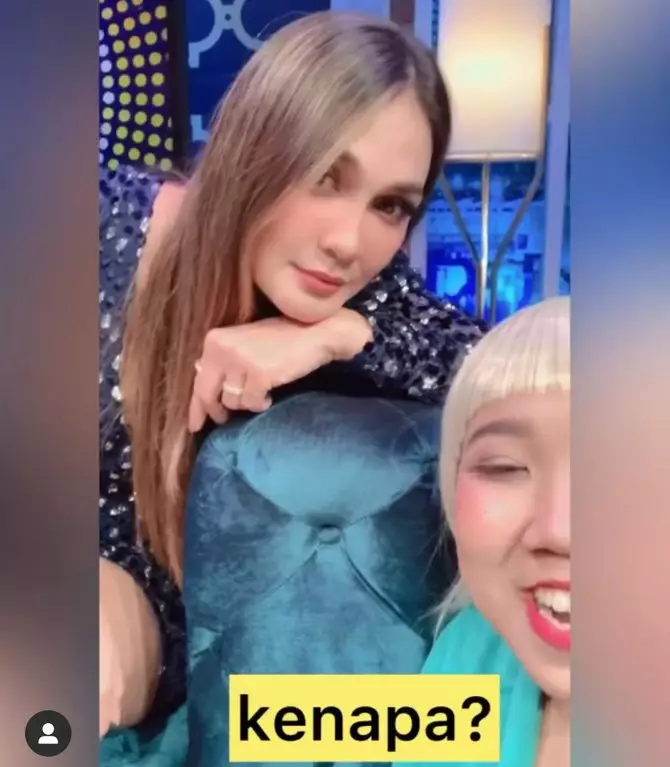 Kiky cium ariel © Instagram