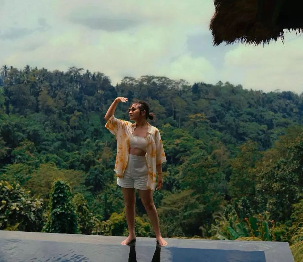 Prilly Latuconsina sewa villa seharga puluhan juta per malam Instagram