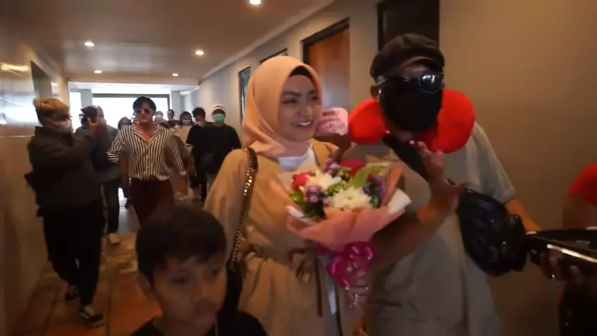 Momen bulan madu Sule dan Nathalie Holscher © Instagram & YouTube Momen bulan madu Sule dan Nathalie Holscher © Instagram & YouTube