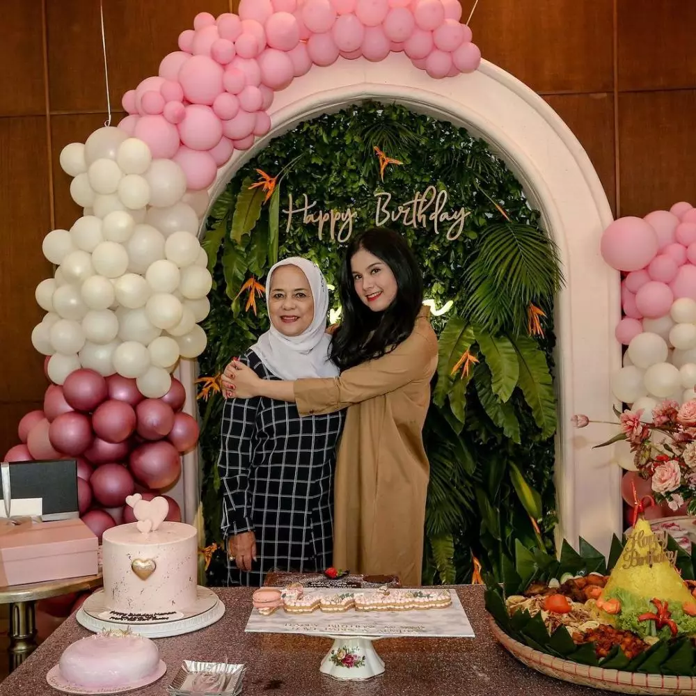 ulang tahun Annisa Pohan ke-39 © 2020 brilio.net/ Instagram