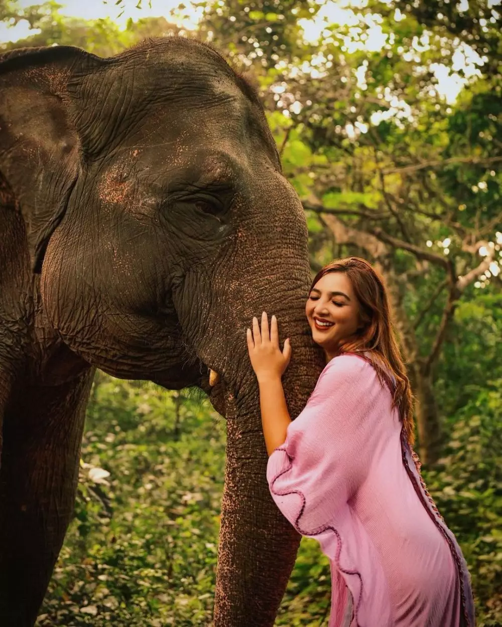 pemotretan Ashanty dengan gajah © 2020 brilio.net/ Instagram pemotretan Ashanty dengan gajah © 2020 brilio.net/ Instagram