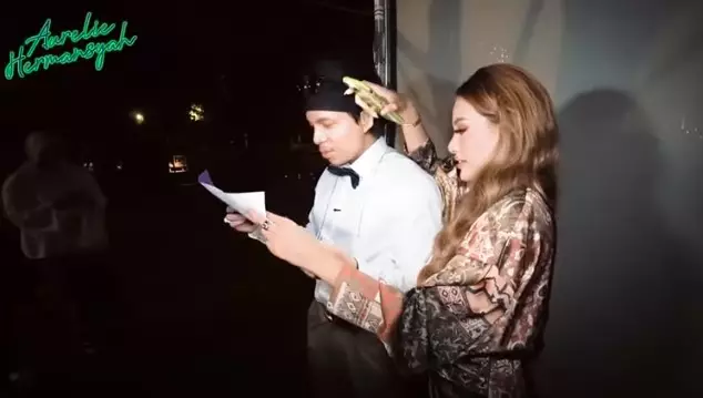 Momen Aurel beri kado untuk Atta Halilintar © Istimewa Momen Aurel beri kado untuk Atta Halilintar © Istimewa