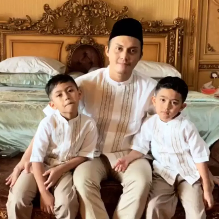 Aksi Fadel Islami ajarin anak naik sepeda tuai pujian Instagram Aksi Fadel Islami ajarin anak naik sepeda tuai pujian Instagram
