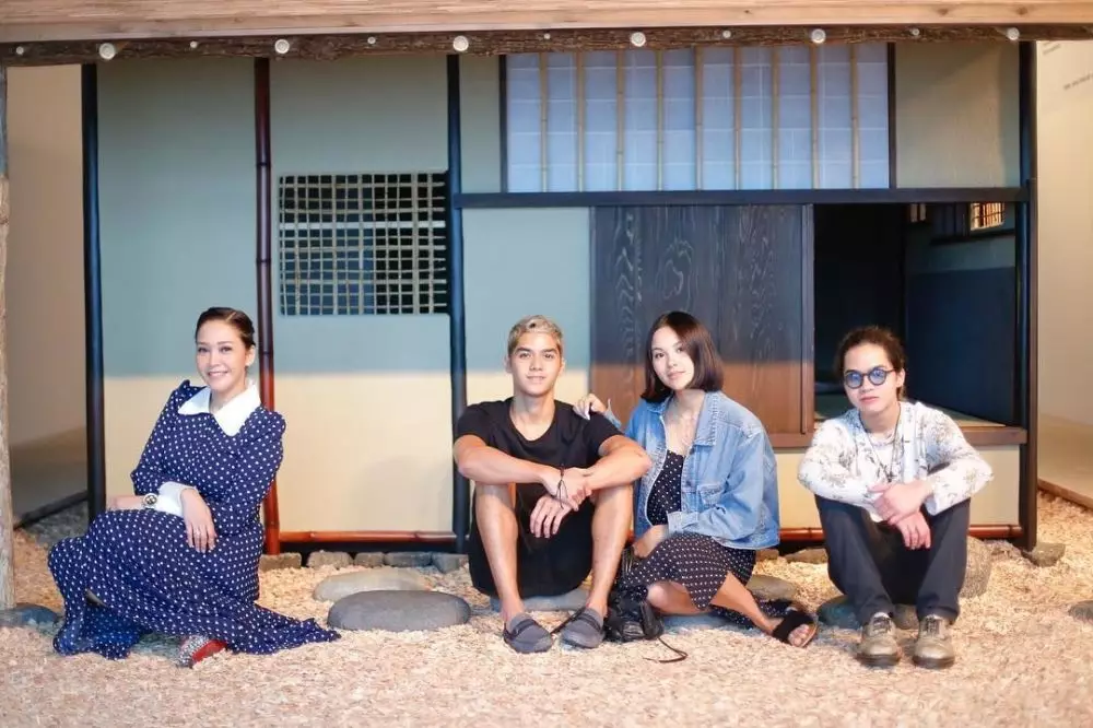 momen seleb liburan bareng keluarga pacar © Instagram