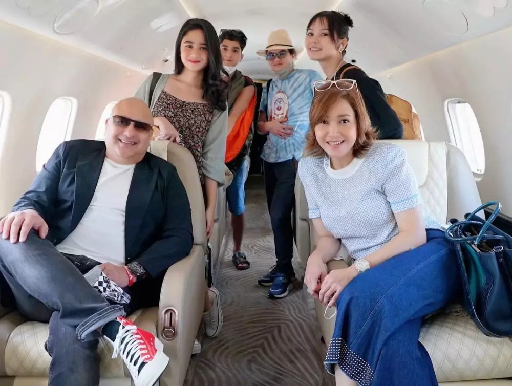 momen seleb liburan bareng keluarga pacar © Instagram