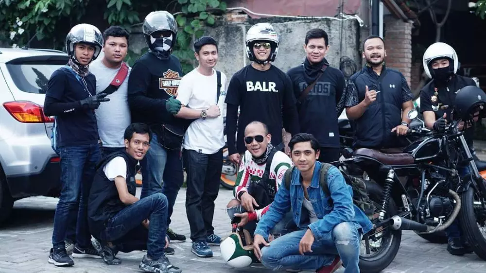Gaya Arya Saloka di keseharian © Instagram Gaya Arya Saloka di keseharian © Instagram