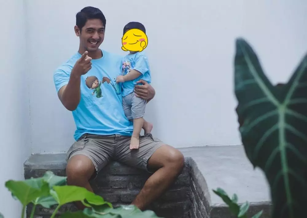 Gaya Arya Saloka di keseharian © Instagram Gaya Arya Saloka di keseharian © Instagram