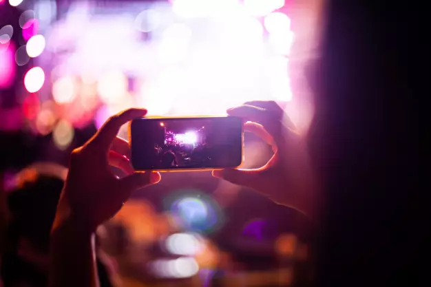 Cara mendapatkan foto keren di malam hari freepik.com