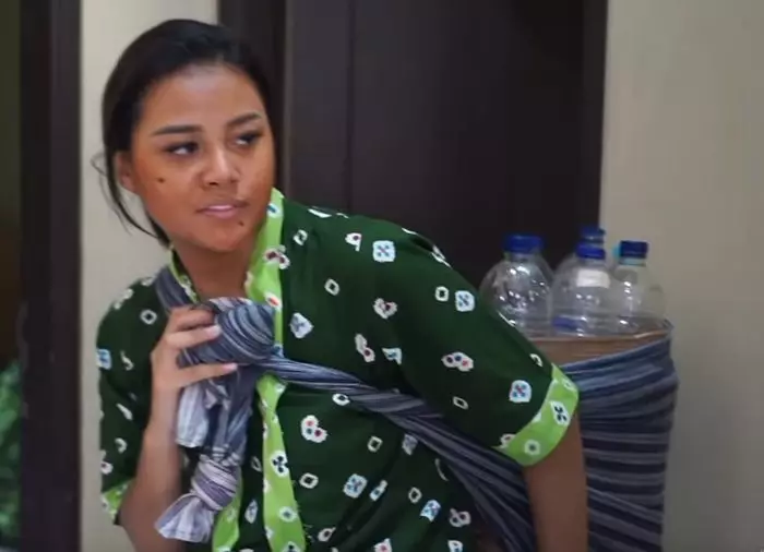 Seleb dandan ala mbok jamu © 2020 brilio.net