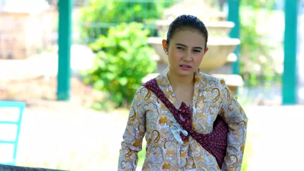 Seleb dandan ala mbok jamu © 2020 brilio.net