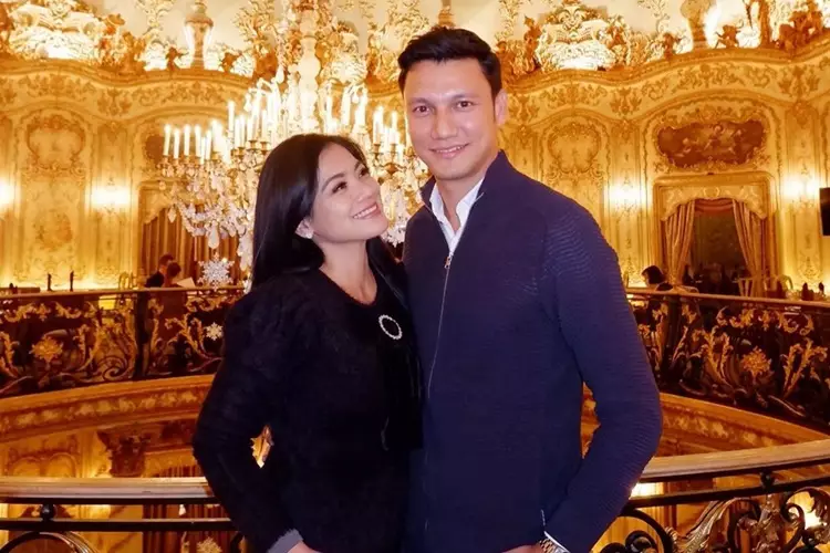 Pesinetron menikah dengan cewek blasteran  © 2020 brilio.net