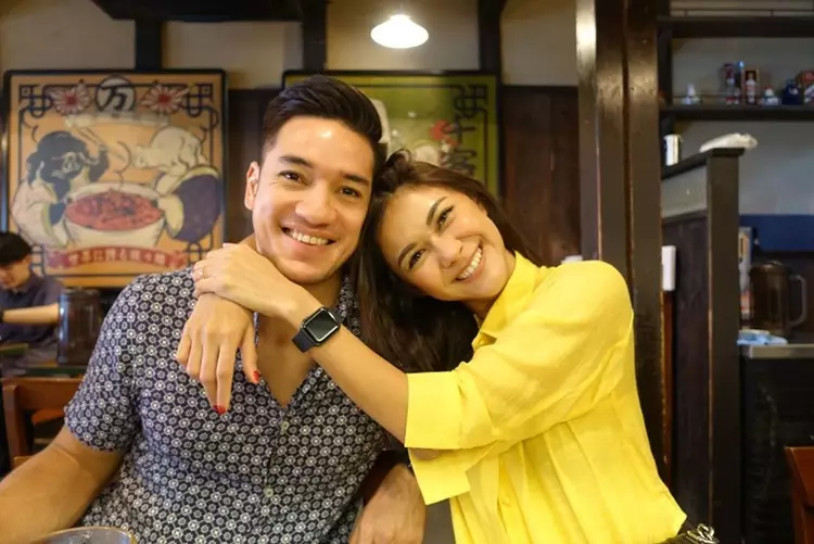 Pesinetron menikah dengan cewek blasteran  © 2020 brilio.net