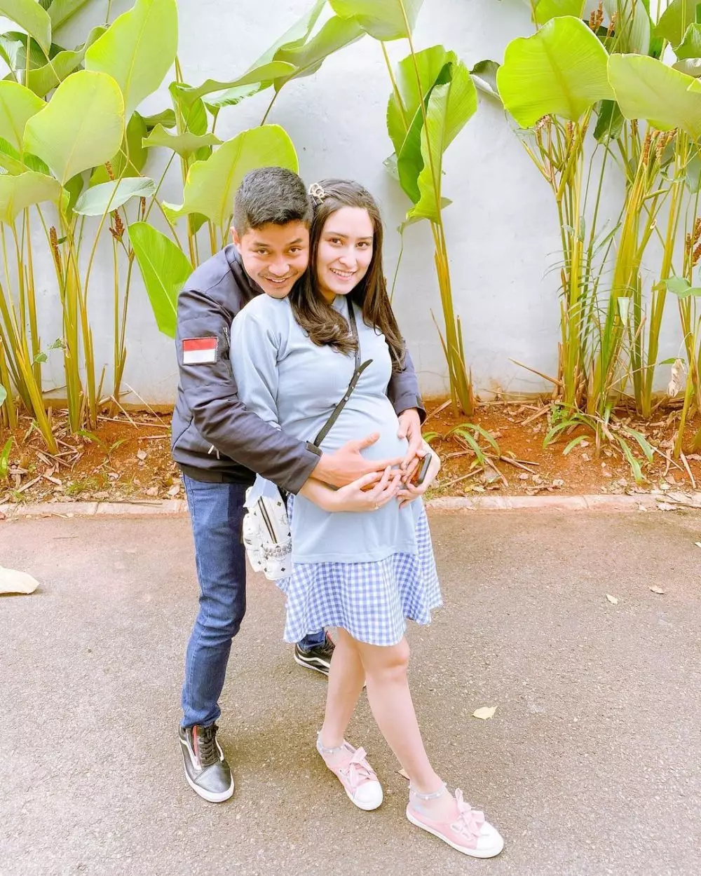 Pesinetron menikah dengan cewek blasteran  © 2020 brilio.net