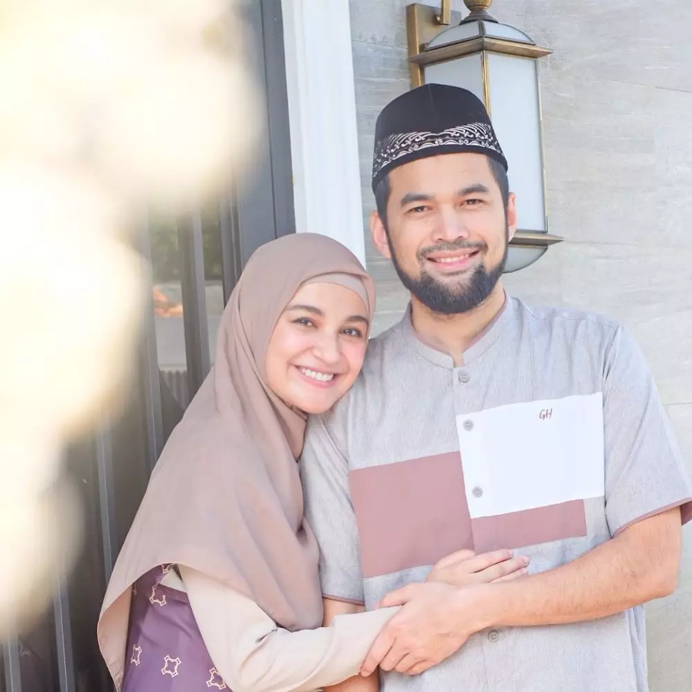 Pesinetron menikah dengan cewek blasteran  © 2020 brilio.net