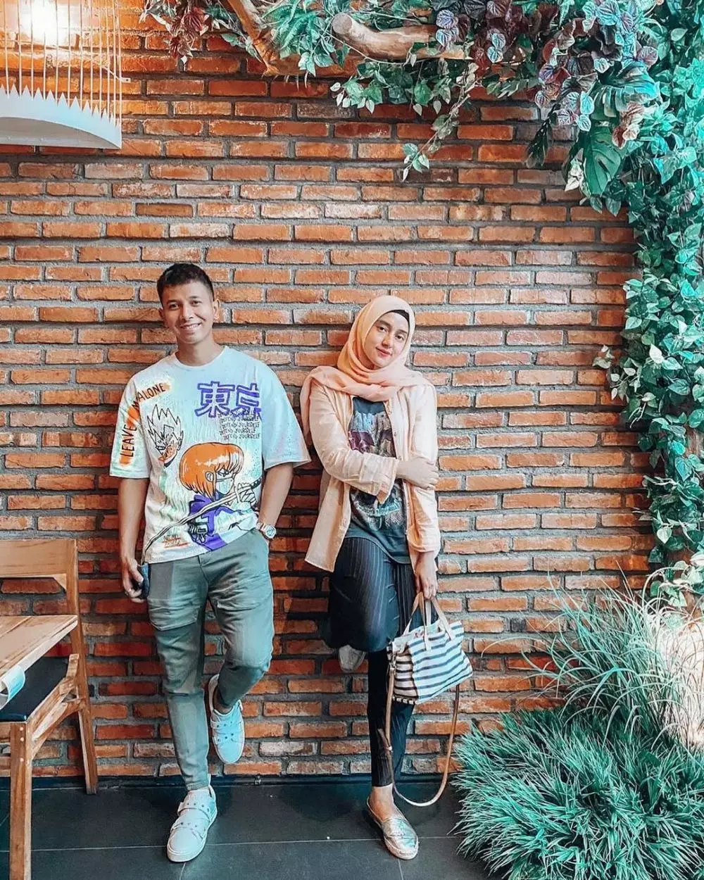 Pesinetron menikah dengan cewek blasteran  © 2020 brilio.net