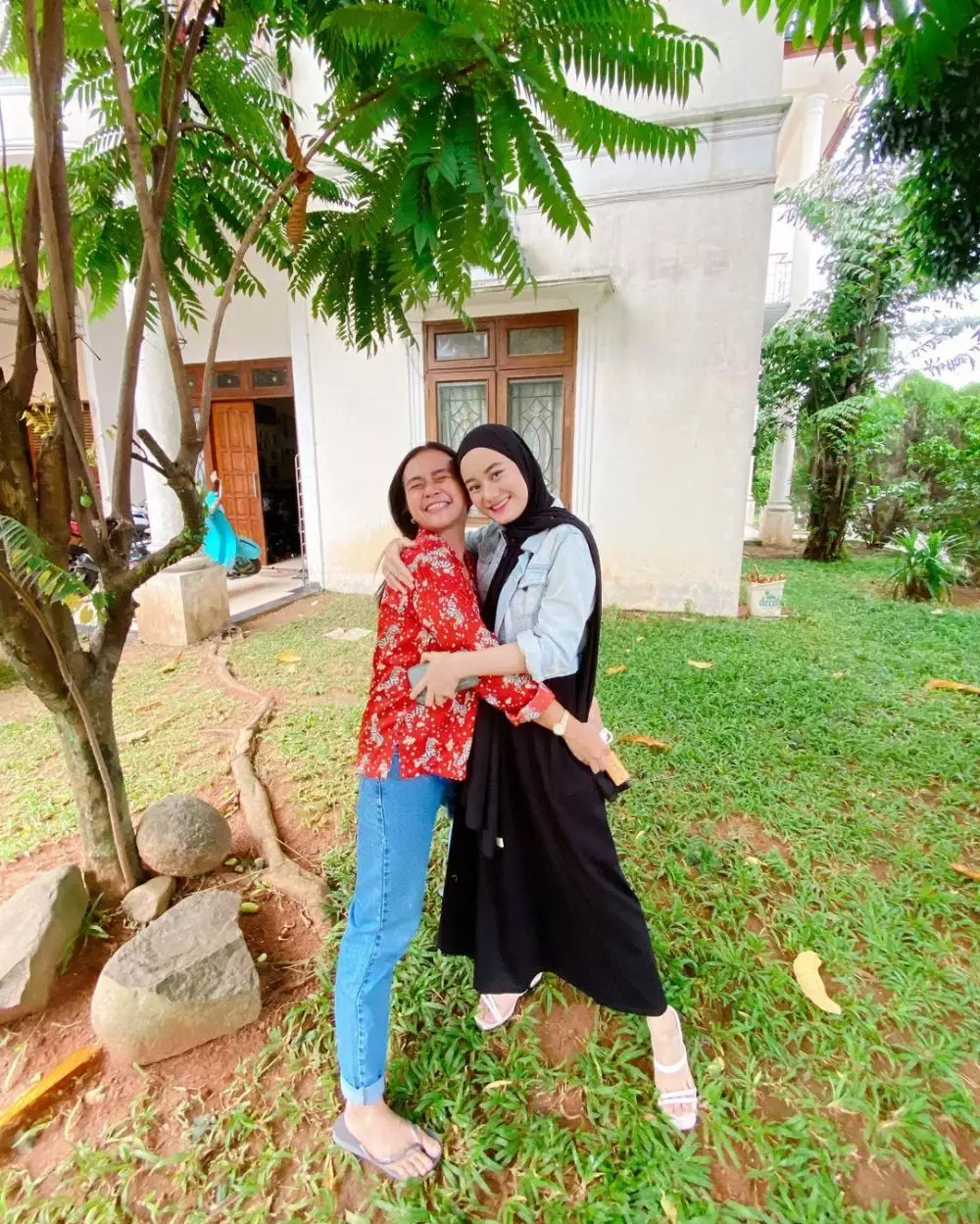 dinda hauw dan manajer © Instagram dinda hauw dan manajer © Instagram