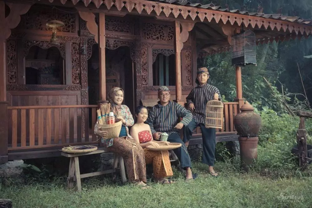 pemotretan keluarga usung adat jawa © Instagram pemotretan keluarga usung adat jawa © Instagram
