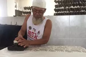 Bertahan di tengah pandemi, ini trik yang dilakukan penggiat batik