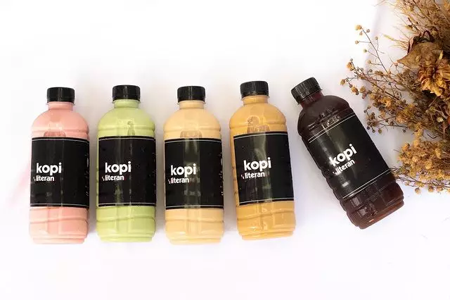 tren minum kopi literan © Instagram