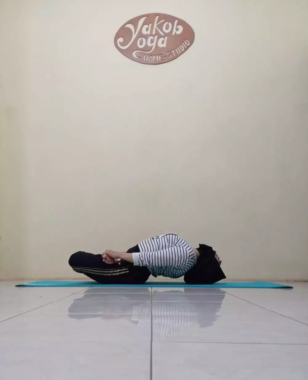 gaya hidup sehat pandemi dengan yoga © 2020 brilio.net gaya hidup sehat pandemi dengan yoga © 2020 brilio.net