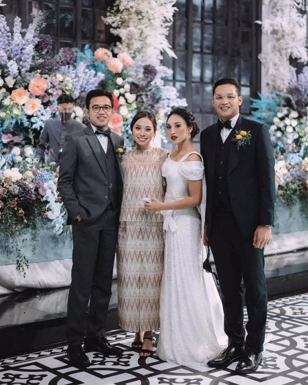 pernikahan anak hetty © Instagram