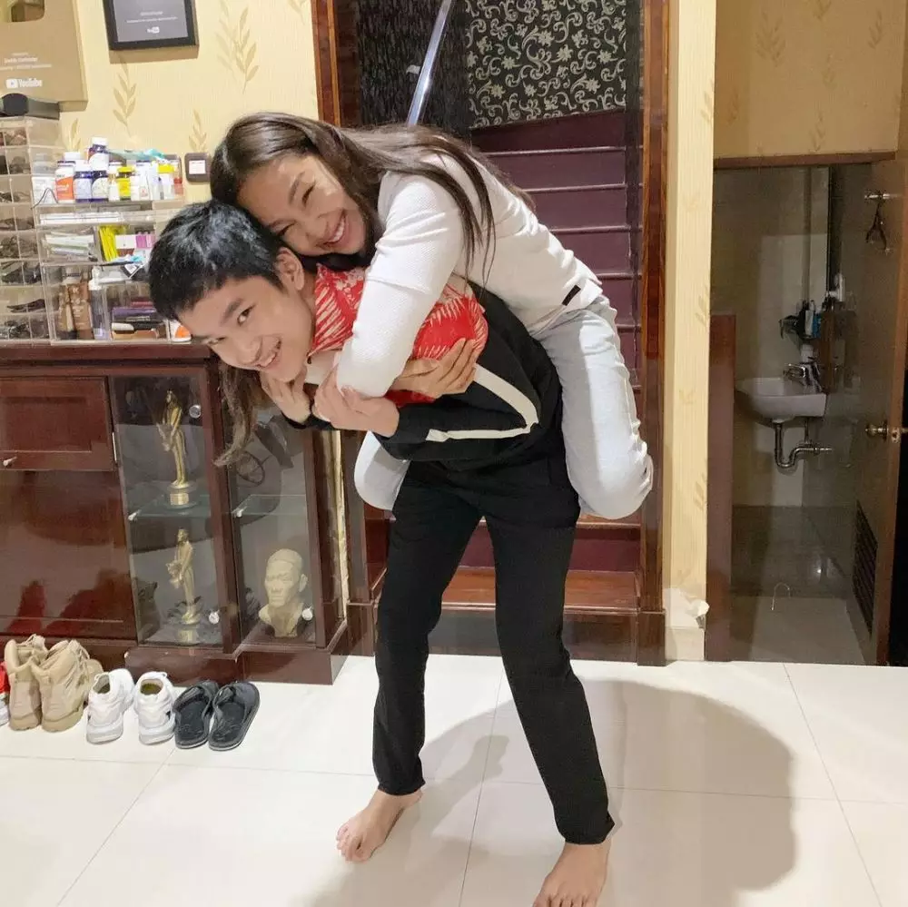 Momen Kalina dan Azka Corbuzier © 2020 brilio.net Momen Kalina dan Azka Corbuzier © 2020 brilio.net