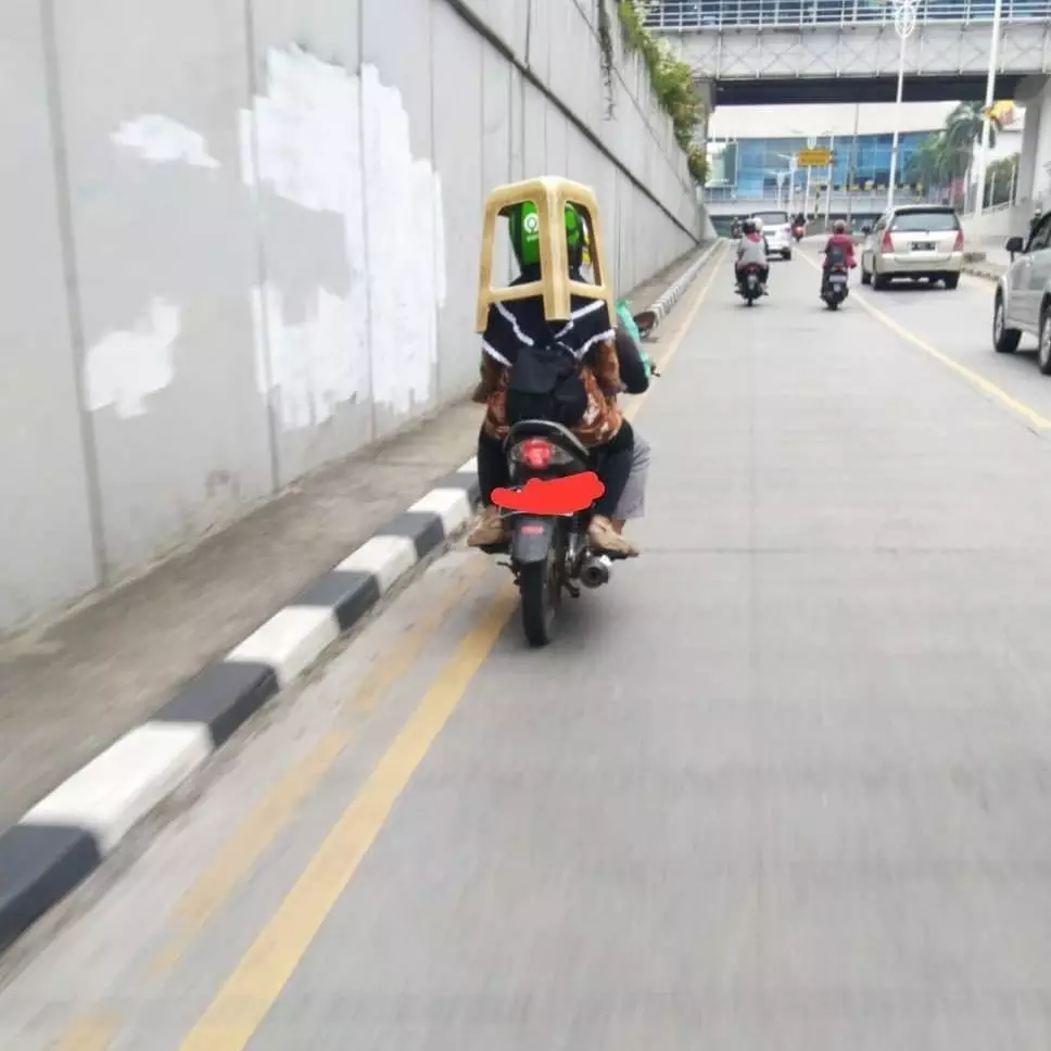 Posisi duduk penumpang ojol © Instagram