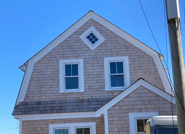 jendela rumah tingkat © Berbagai sumber jendela rumah tingkat © Berbagai sumber