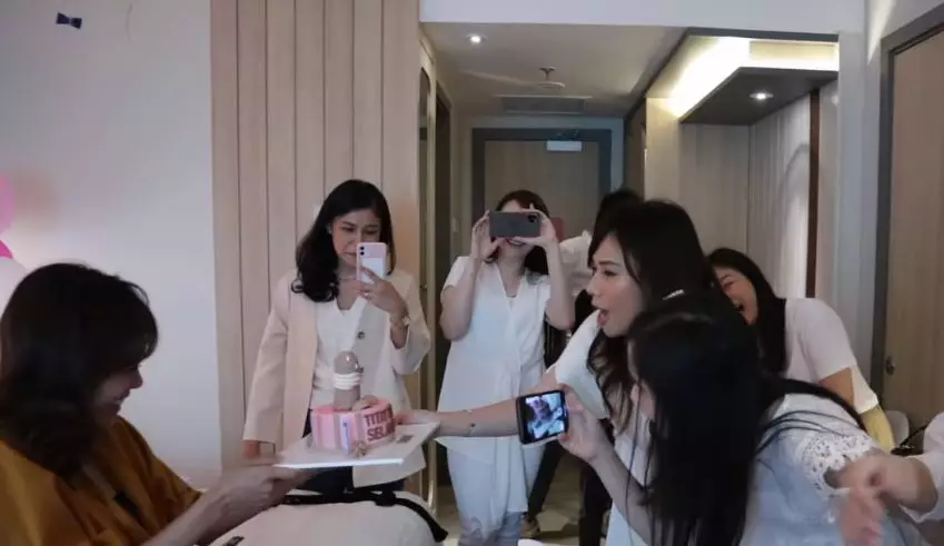 Steffy bridal shower © YouTube