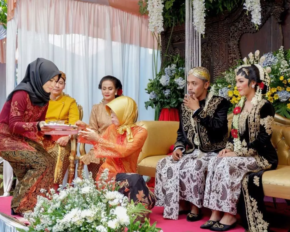 Momen pernikahan di sinetron bikin baper © Instagram Momen pernikahan di sinetron bikin baper © Instagram