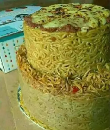 makan mi goreng nyeleneh Berbagai sumber