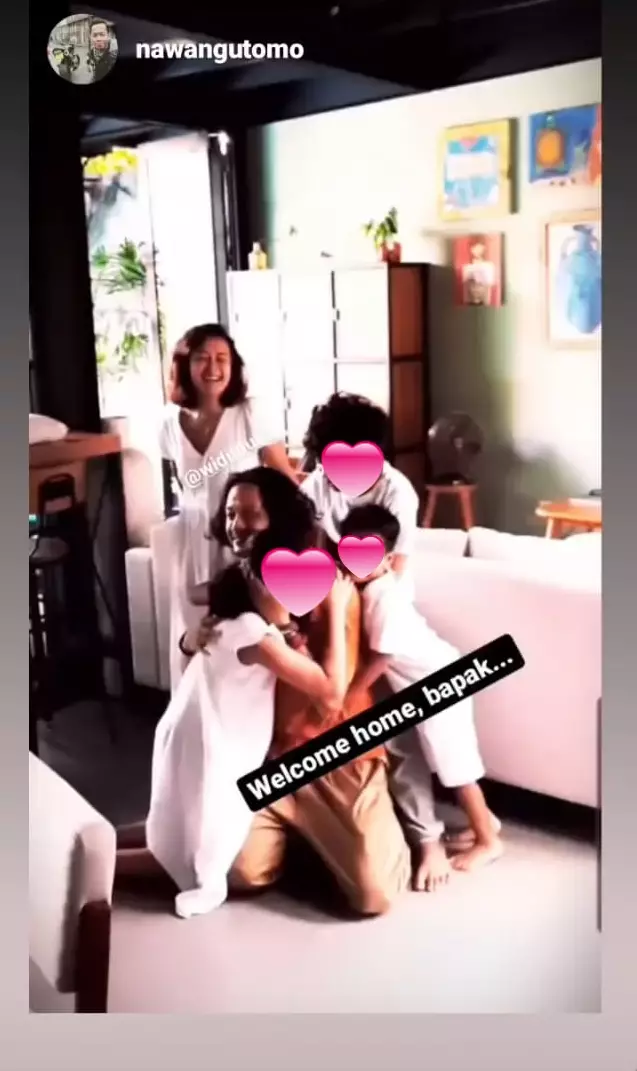 Momen Dwi Sasono pulang ke rumah © Instagram Momen Dwi Sasono pulang ke rumah © Instagram