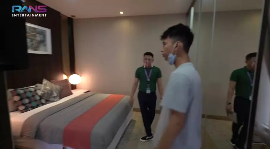 raffi ahmad ajak dimas apartemen © YouTube raffi ahmad ajak dimas apartemen © YouTube