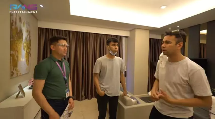 raffi ahmad ajak dimas apartemen © YouTube raffi ahmad ajak dimas apartemen © YouTube
