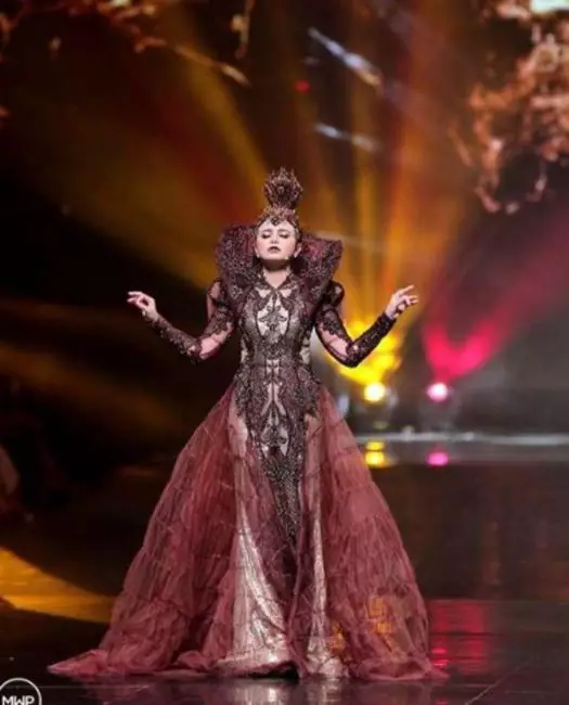 Seleb dandan ala penyihir © 2020 brilio.net