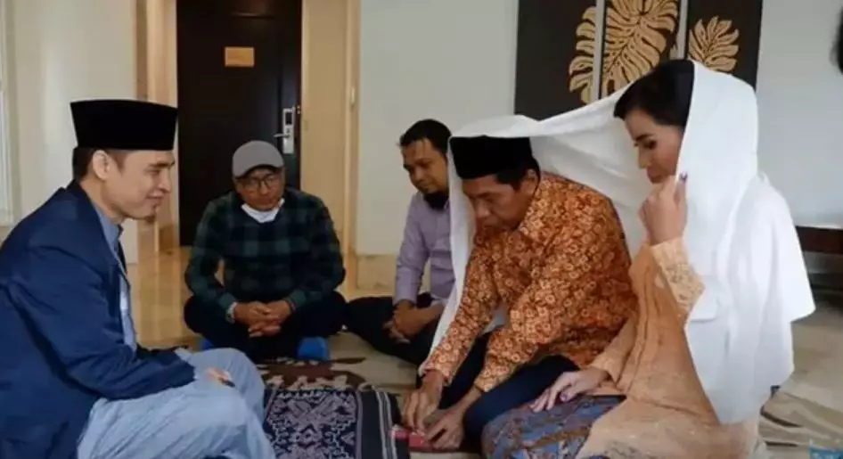 Eva Belisima istri kiwil © YouTube Eva Belisima istri kiwil © YouTube