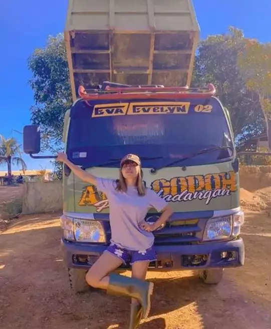 Eva Belisima istri kiwil © Instagram Eva Belisima istri kiwil © Instagram