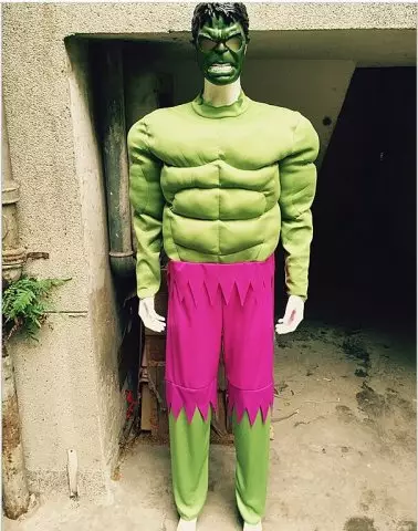 barang absurd di online shop Berbagai sumber