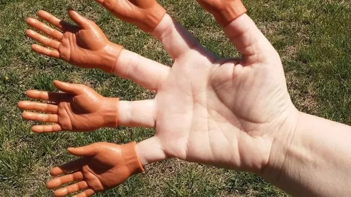 barang absurd di online shop Berbagai sumber