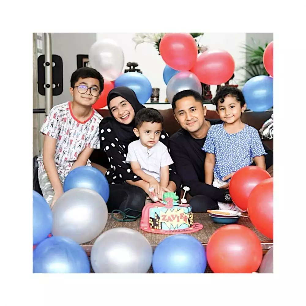 seleb akrab dengan anak sambung © Instagram