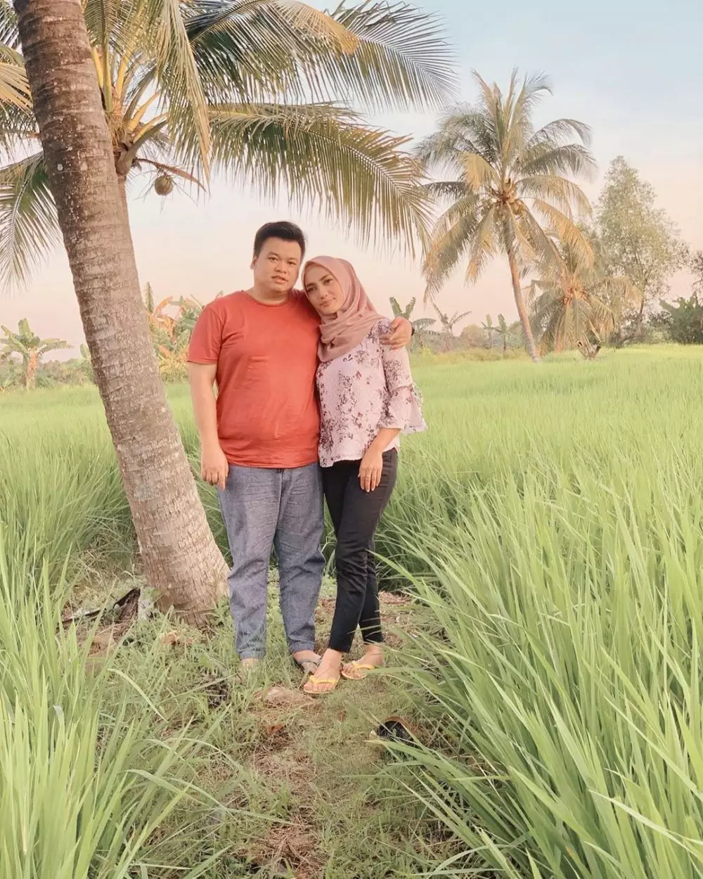 Potret kenangan Yulita dan suami © Instagram