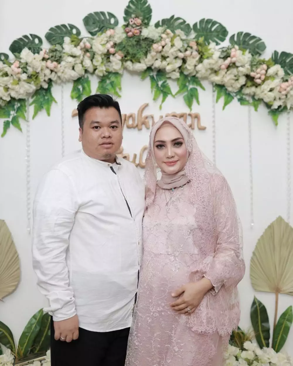 Potret kenangan Yulita dan suami © Instagram