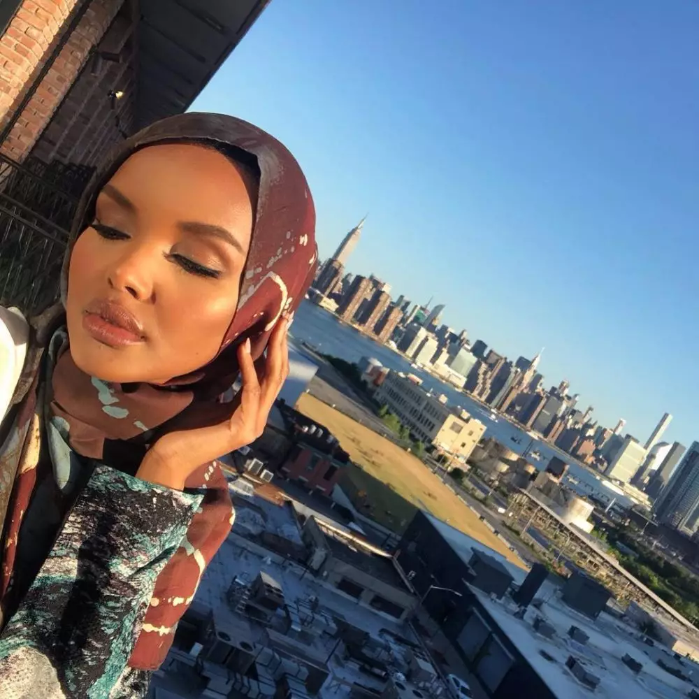 Halima Aden model yang pensiun © Instagram