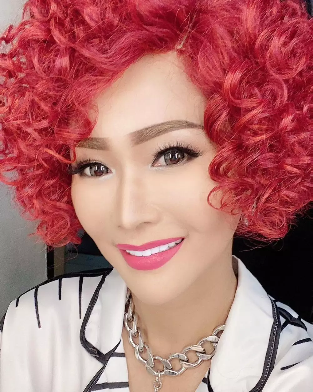 Potret seleb berambut keriting tampil beda © Instagram