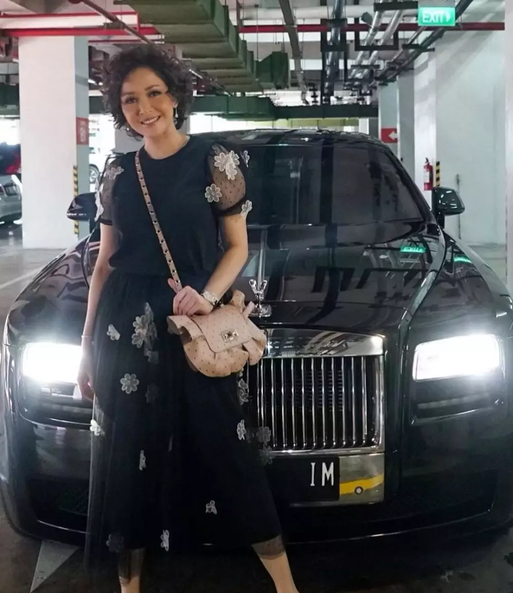 Potret seleb berambut keriting tampil beda © Instagram