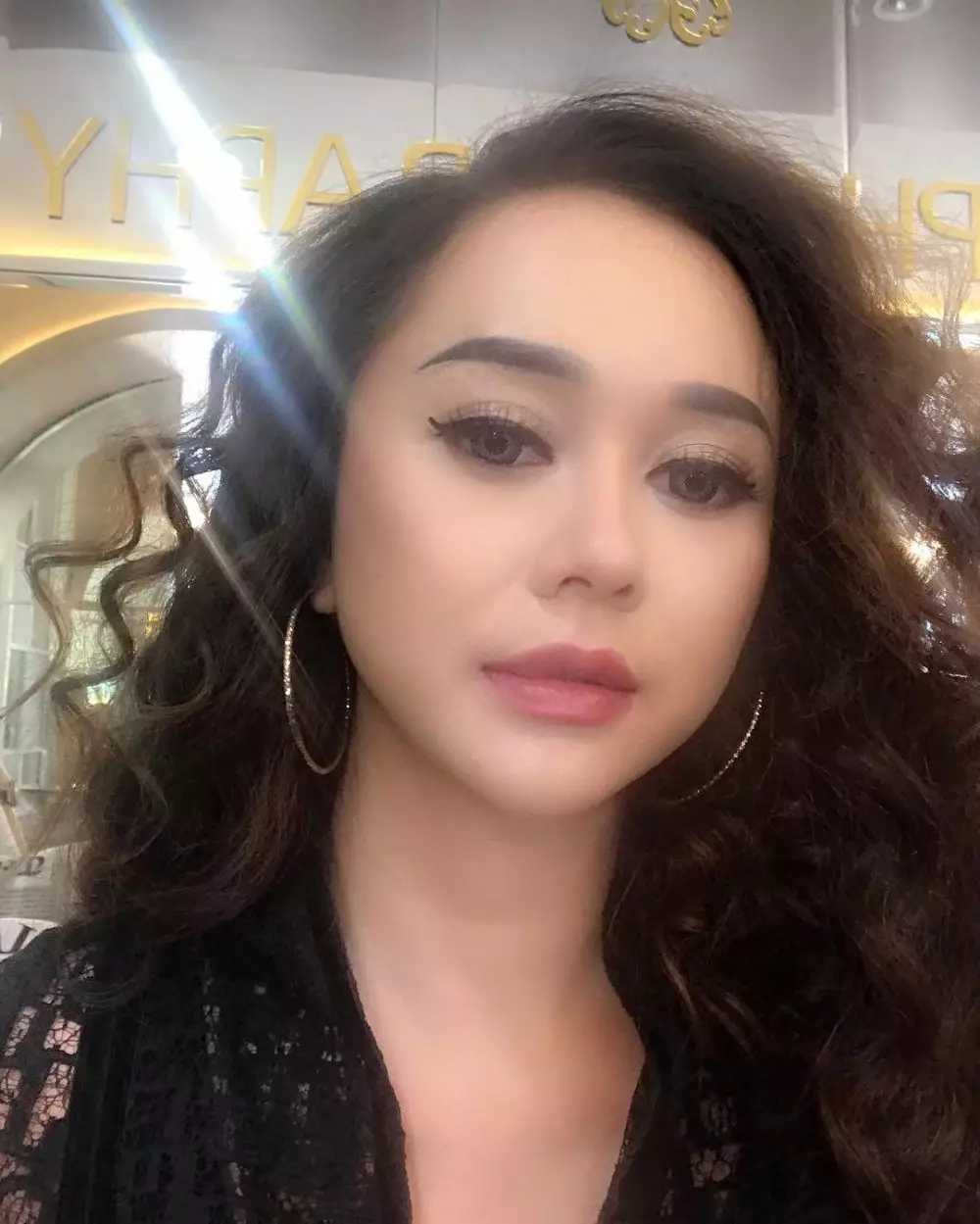 Potret seleb berambut keriting tampil beda © Instagram