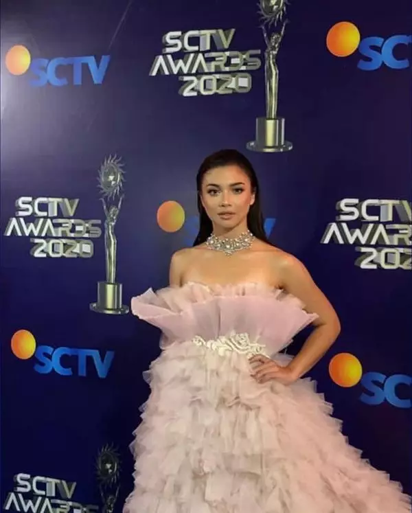 Gaya seleb di SCTV Awards 2020 © Instagram Gaya seleb di SCTV Awards 2020 © Instagram