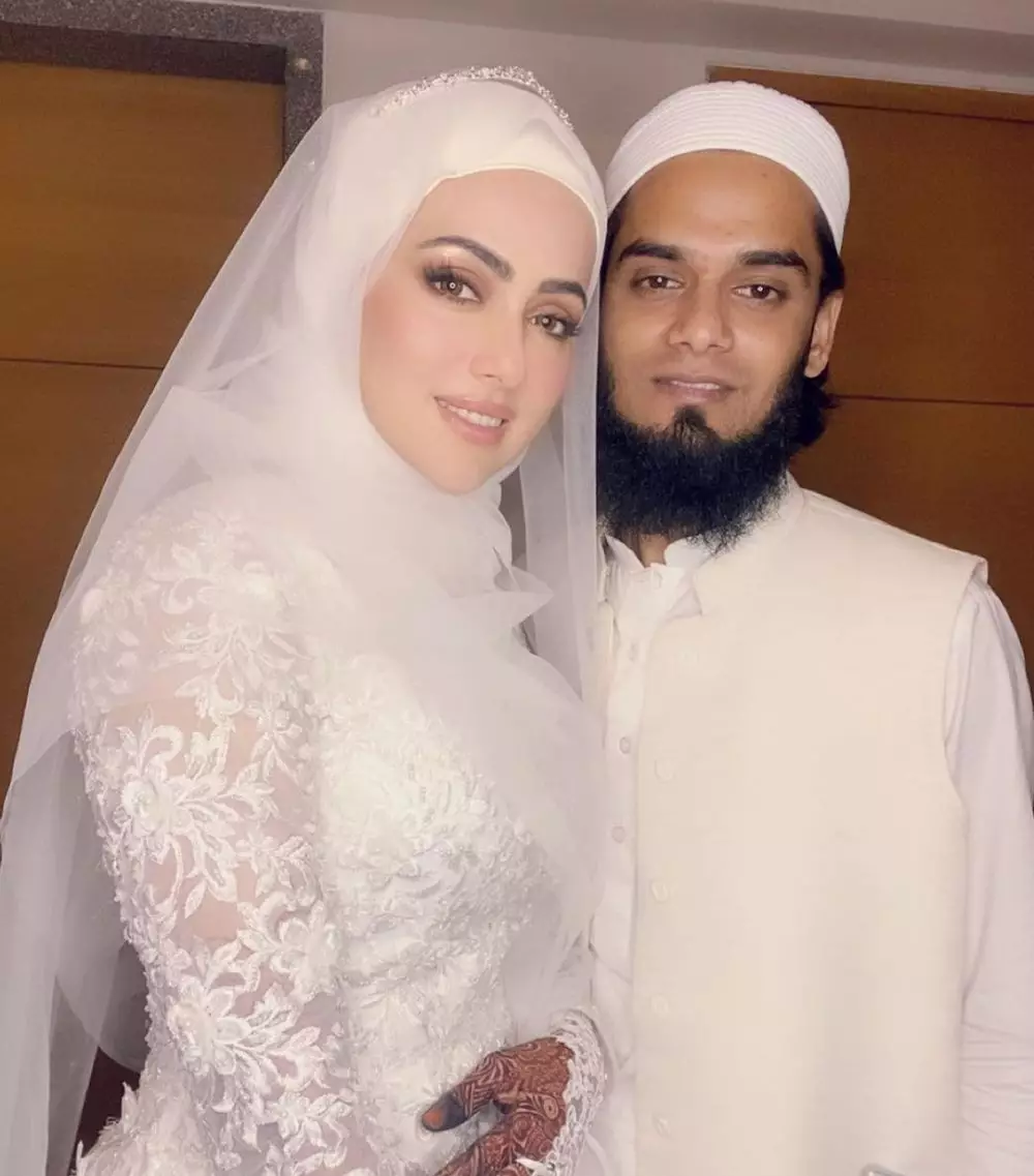 Potret pernikahan Sana Khan © 2020 brilio.net/ Instagram Potret pernikahan Sana Khan © 2020 brilio.net/ Instagram