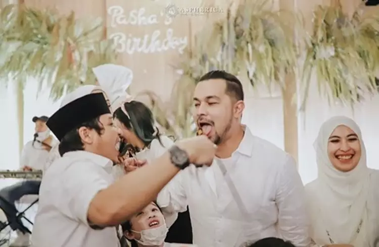 ultah Pasha ke-41 © Instagram ultah Pasha ke-41 © Instagram