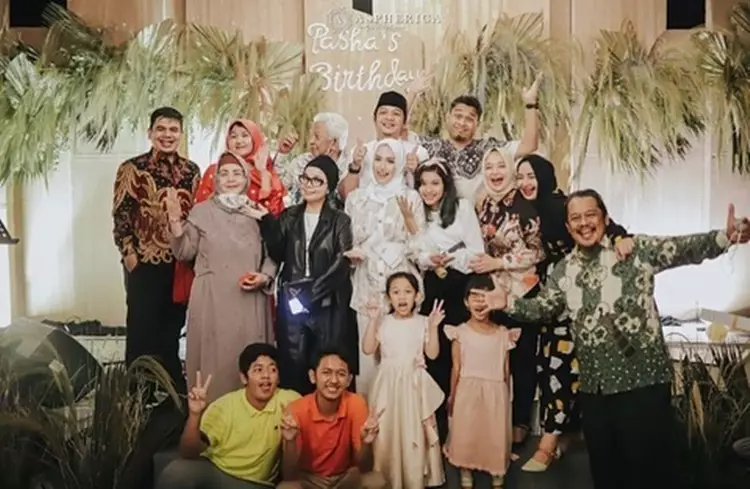 ultah Pasha ke-41 © Instagram ultah Pasha ke-41 © Instagram